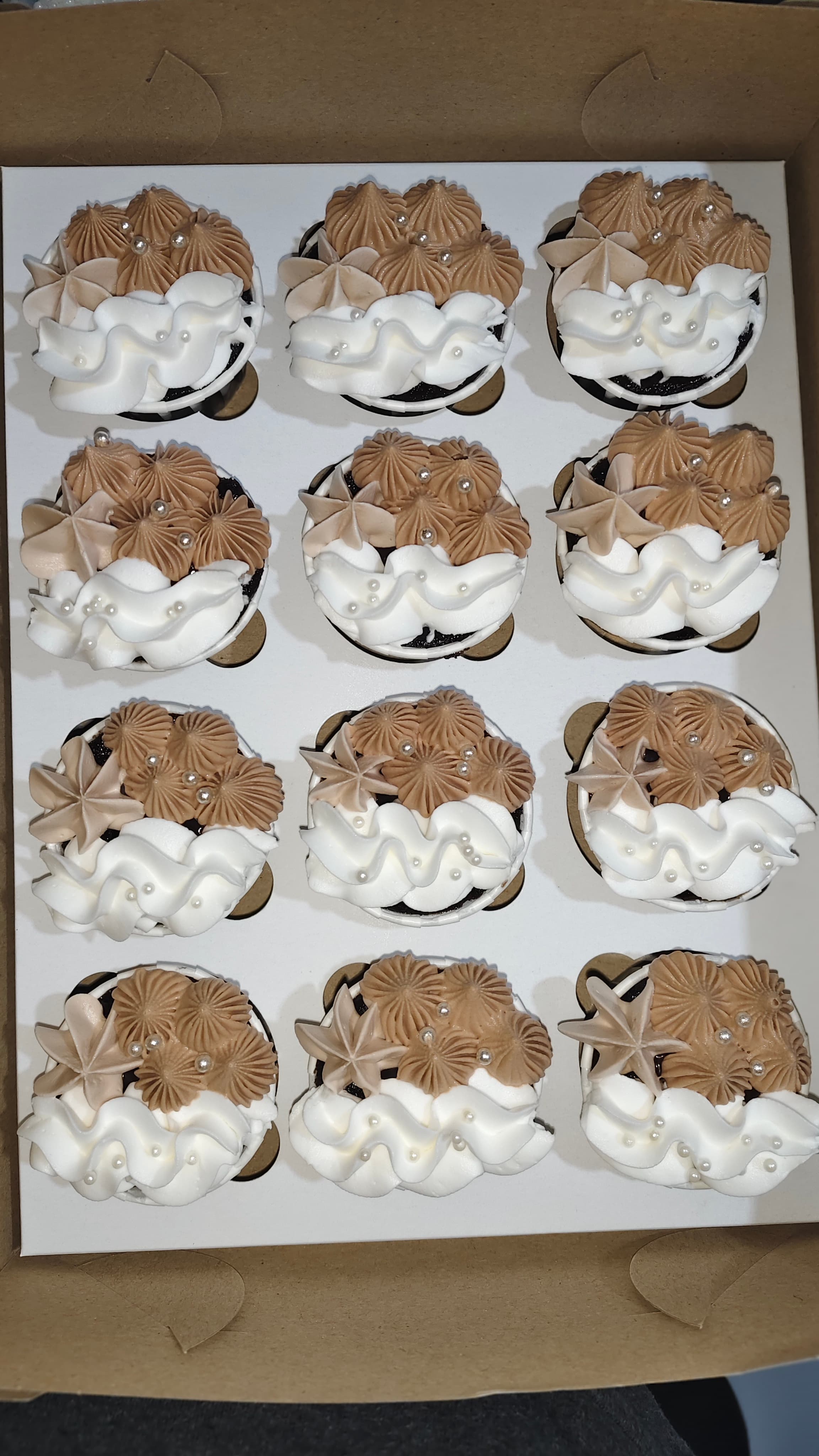cupcakes cake 13